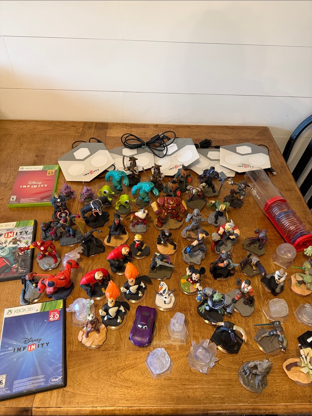 Disney Infinity Bases, Assorted Character Figures, Power Discs